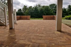 Rectangle Paver Patio with Decorative Sitting Walls